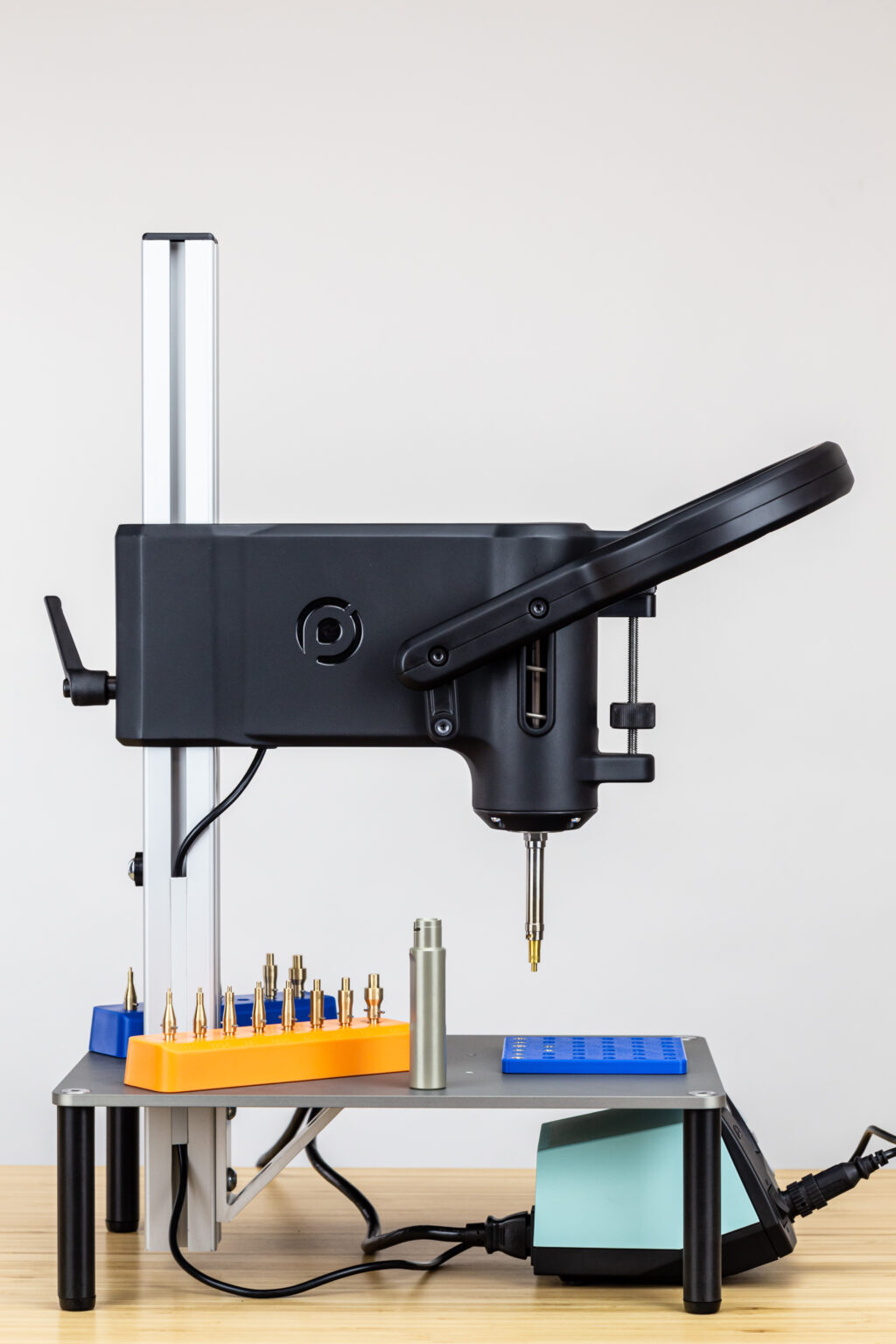 Threaded insert installer product image pipeline